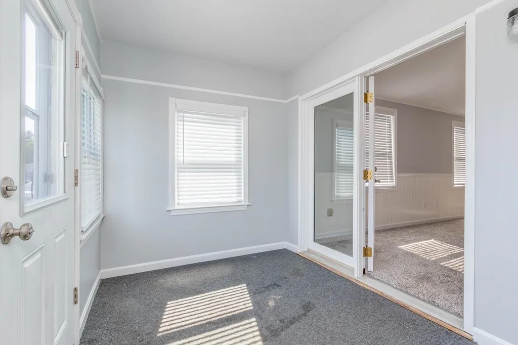 30 Kendall Pond Road Derry NH 03038