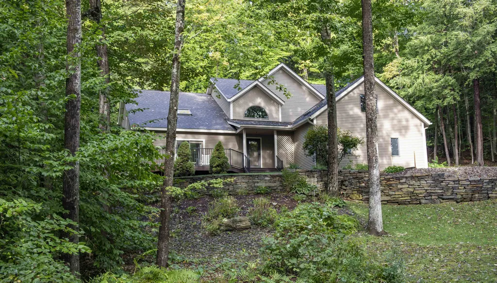 96 Morgan Road Hartford VT 05059
