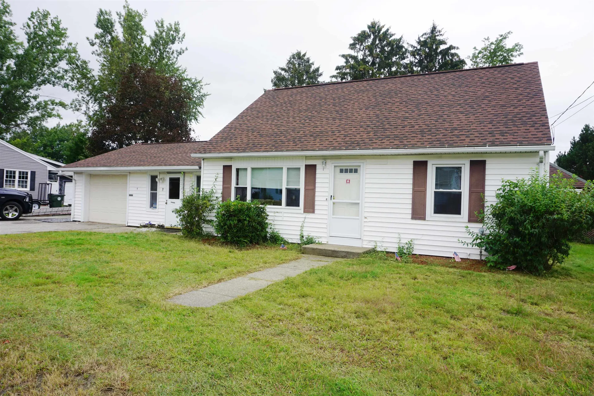 7 Donna Street Nashua NH 03060