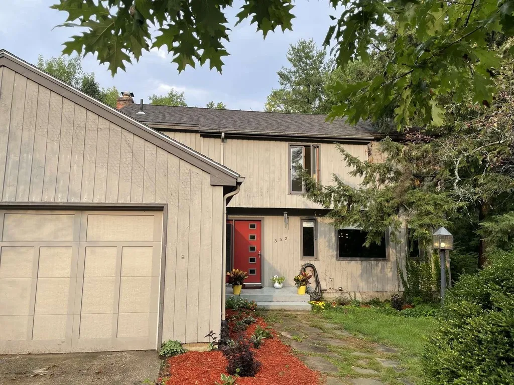 352 South Cove Road Burlington VT 05401