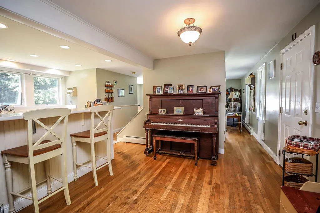92 Lounsbury Lane Peterborough NH 03458