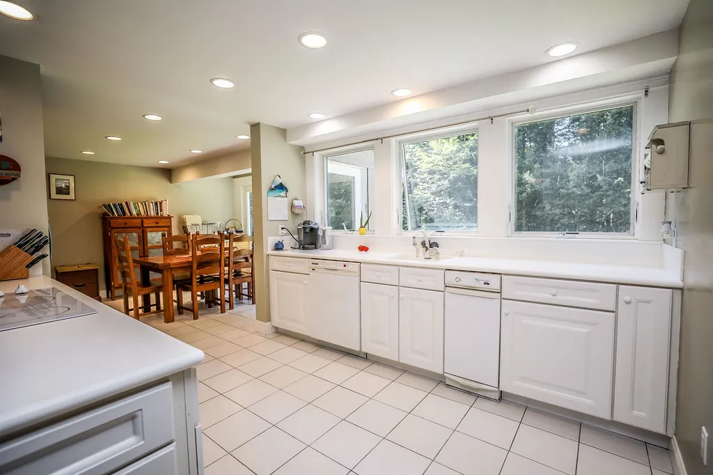 92 Lounsbury Lane Peterborough NH 03458