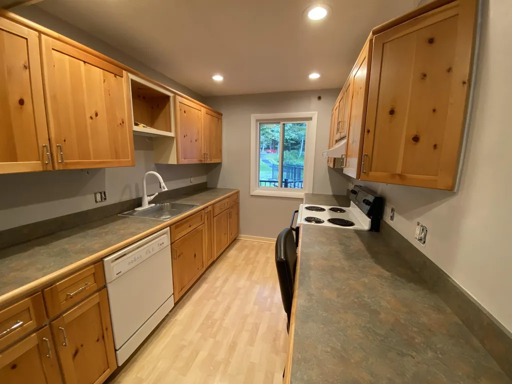 105 Williams Lane Hartford VT 05059