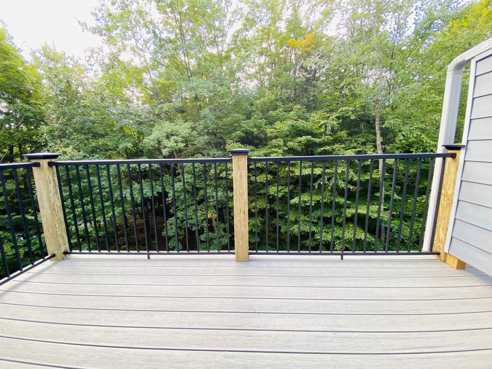 105 Williams Lane Hartford VT 05059