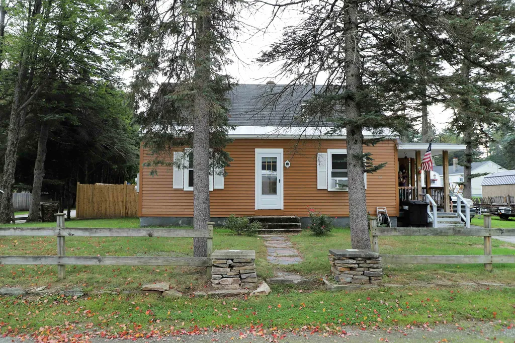 14 Maria Street Claremont NH 03743