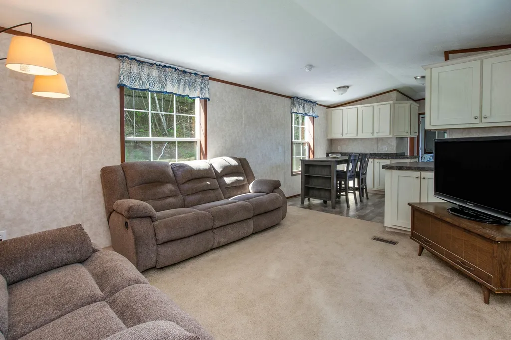 22 Kirkwood Road Hooksett NH 03106
