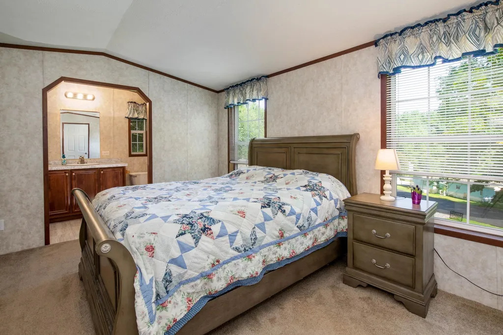 22 Kirkwood Road Hooksett NH 03106
