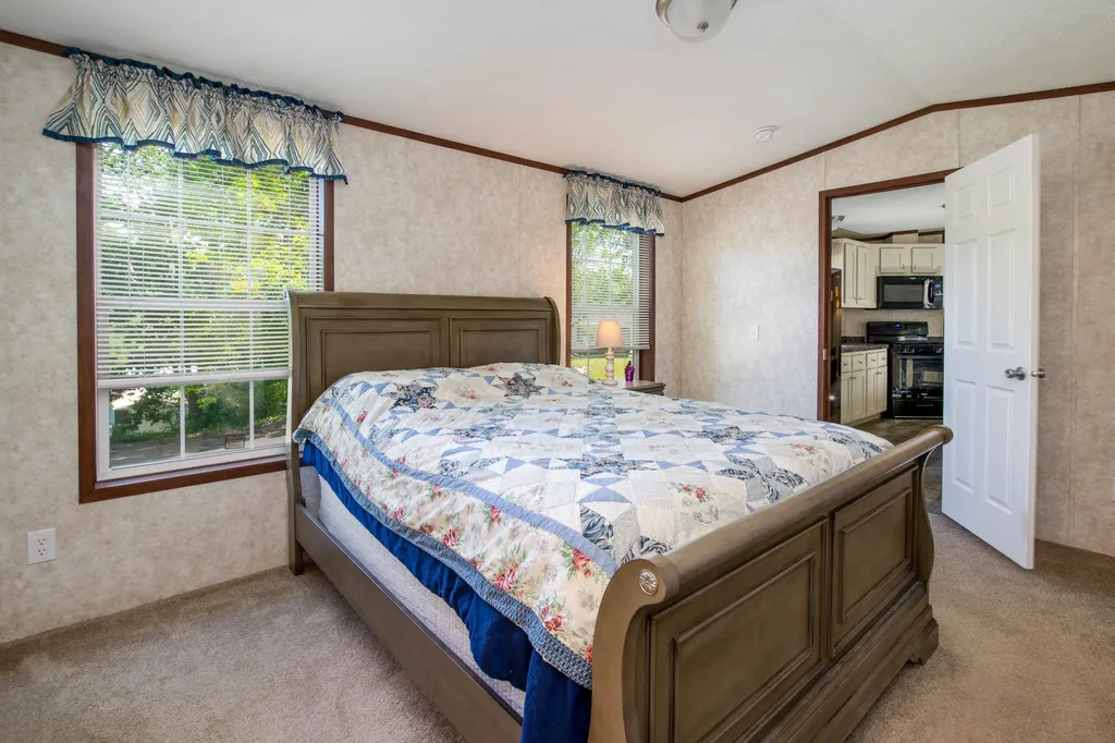 22 Kirkwood Road Hooksett NH 03106