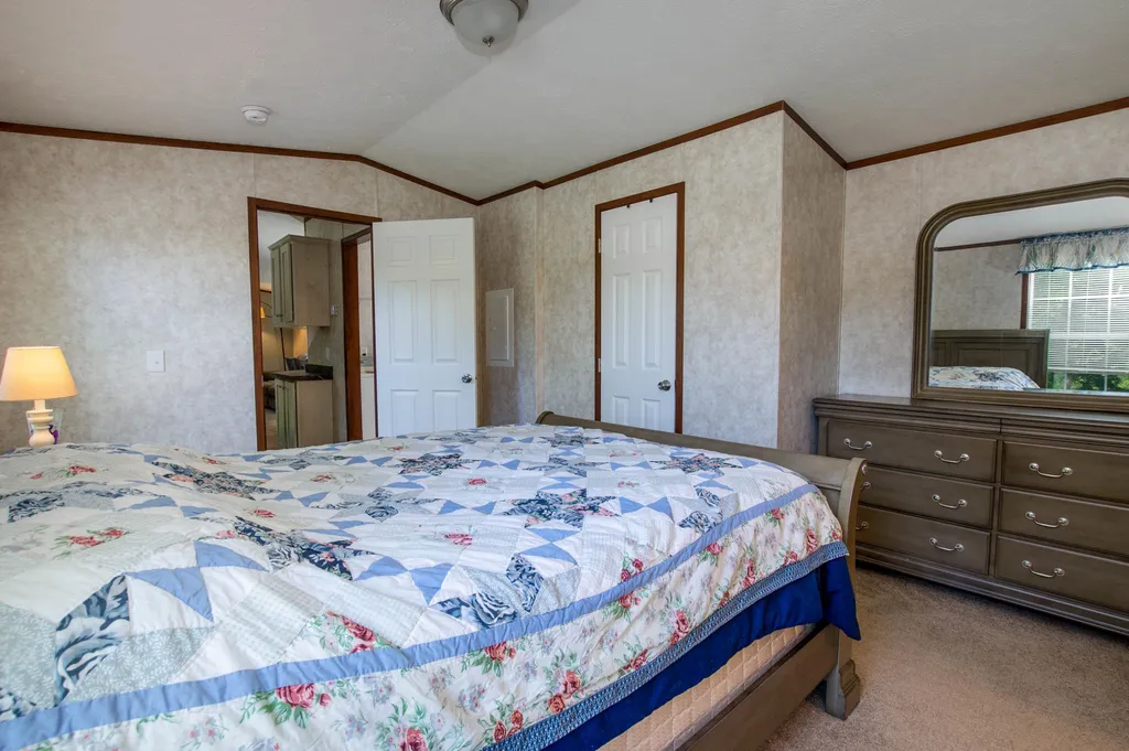 22 Kirkwood Road Hooksett NH 03106