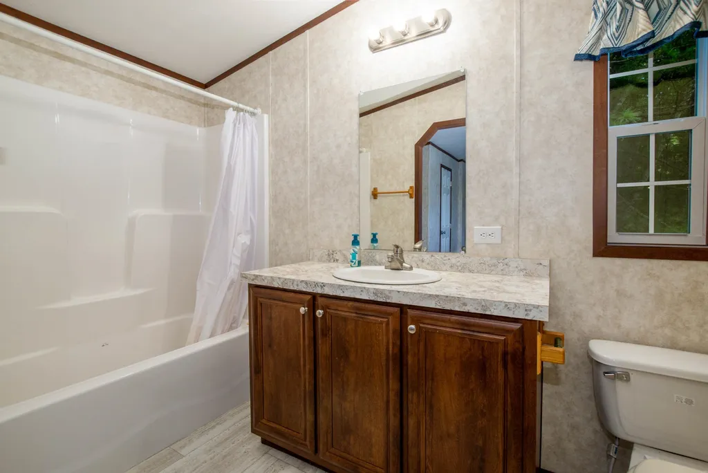 22 Kirkwood Road Hooksett NH 03106