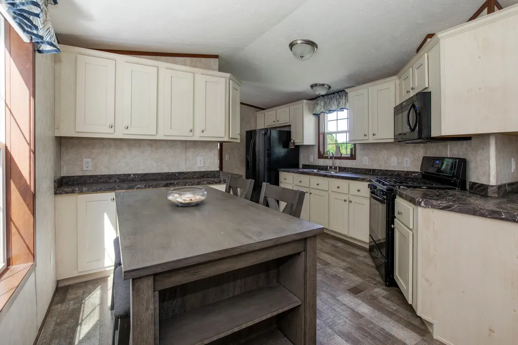 22 Kirkwood Road Hooksett NH 03106