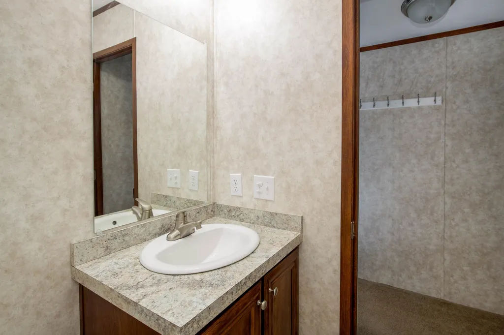22 Kirkwood Road Hooksett NH 03106