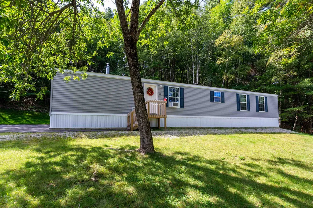 22 Kirkwood Road Hooksett NH 03106