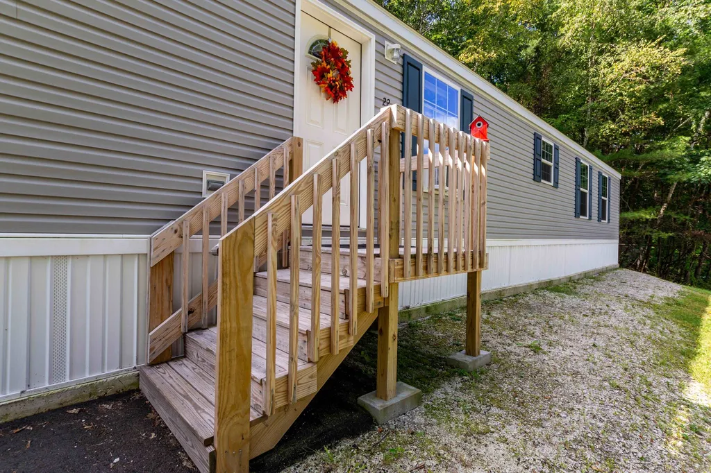 22 Kirkwood Road Hooksett NH 03106