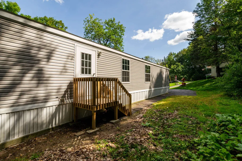 22 Kirkwood Road Hooksett NH 03106