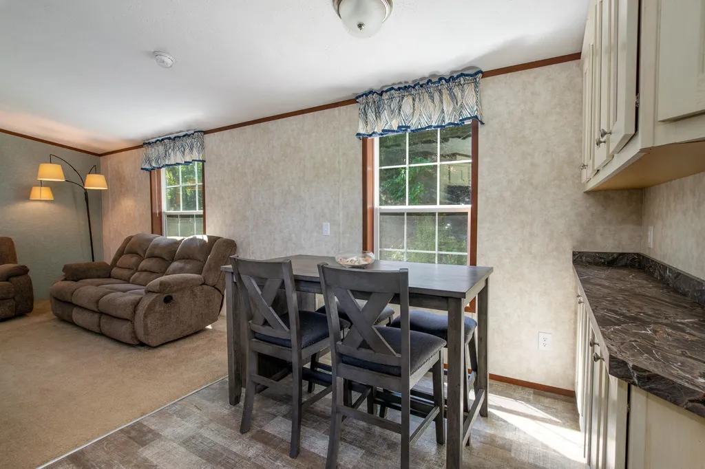 22 Kirkwood Road Hooksett NH 03106