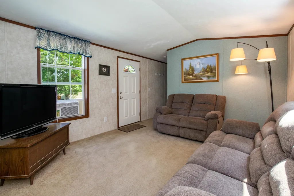 22 Kirkwood Road Hooksett NH 03106