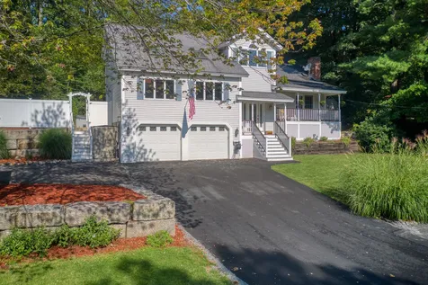 51 New Searles Road Nashua NH 03062