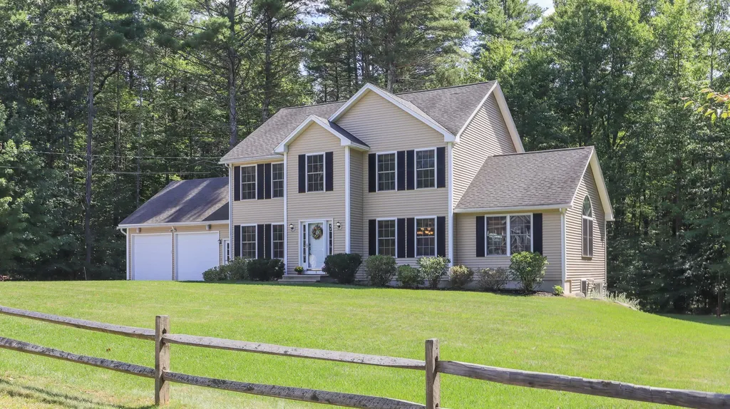 8 Mccurdy Road New Boston NH 03070
