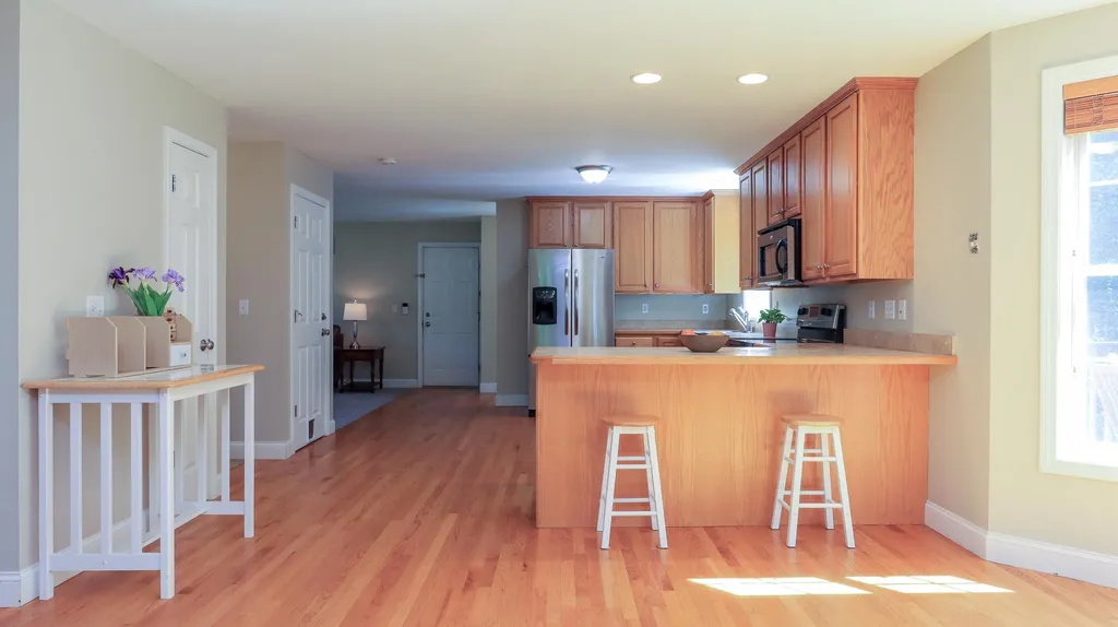 8 Mccurdy Road New Boston NH 03070