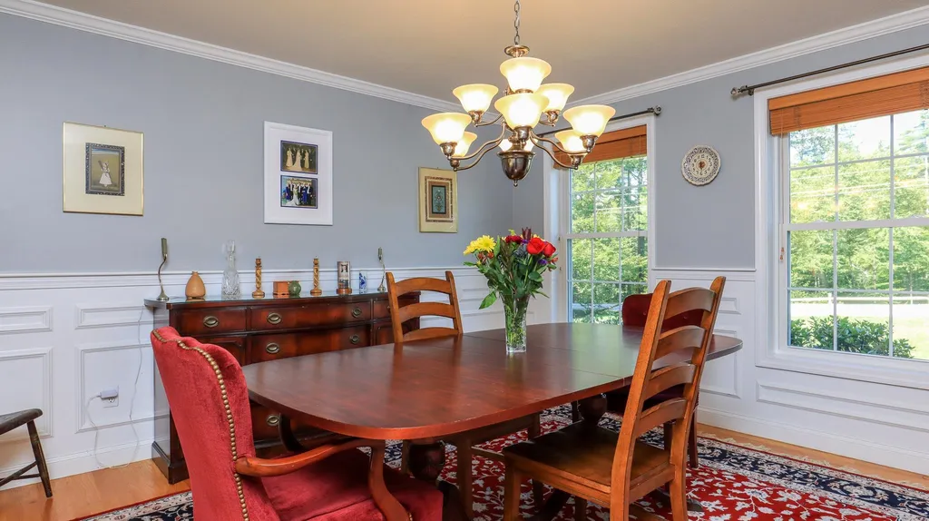 8 Mccurdy Road New Boston NH 03070