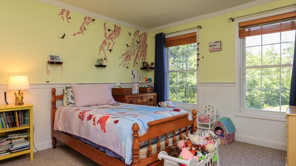 8 Mccurdy Road New Boston NH 03070