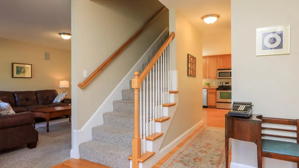 8 Mccurdy Road New Boston NH 03070