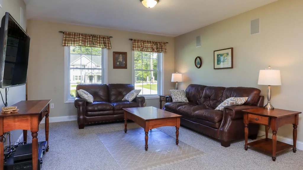 8 Mccurdy Road New Boston NH 03070
