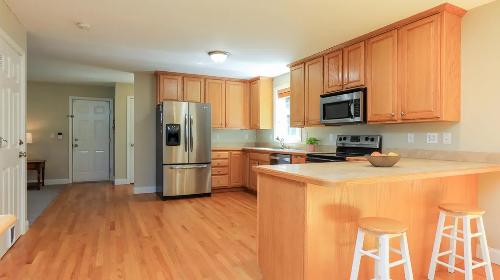 8 Mccurdy Road New Boston NH 03070