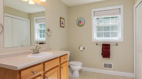 8 Mccurdy Road New Boston NH 03070