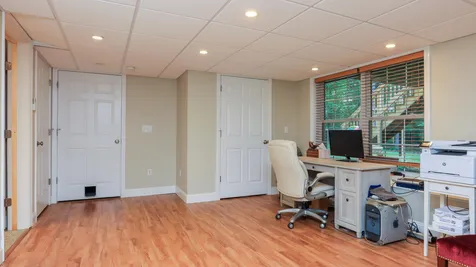 8 Mccurdy Road New Boston NH 03070