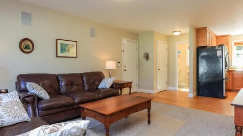 8 Mccurdy Road New Boston NH 03070