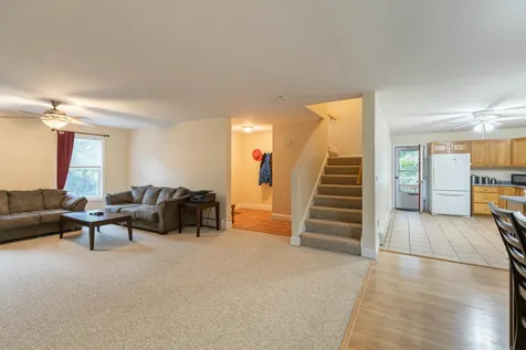 18 Mohawk Drive Londonderry NH 03053
