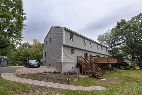 18 Mohawk Drive Londonderry NH 03053