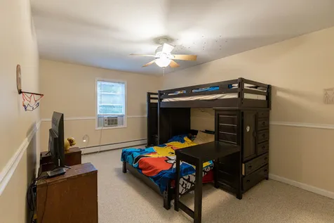18 Mohawk Drive Londonderry NH 03053