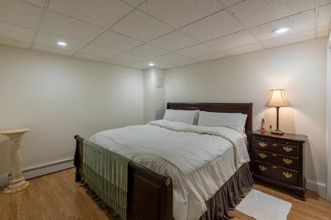 18 Mohawk Drive Londonderry NH 03053