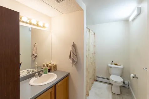 18 Mohawk Drive Londonderry NH 03053