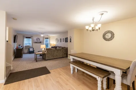 18 Mohawk Drive Londonderry NH 03053