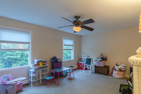 18 Mohawk Drive Londonderry NH 03053