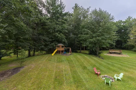 18 Mohawk Drive Londonderry NH 03053