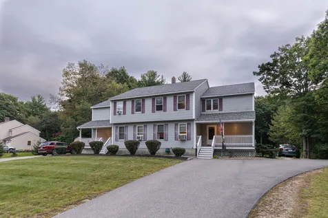 18 Mohawk Drive Londonderry NH 03053
