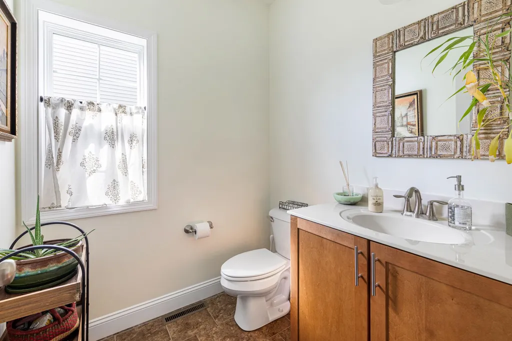 37 Winesap Lane South Burlington VT 05403