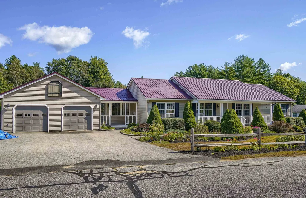 66 Stillwater Circle Rochester NH 03839