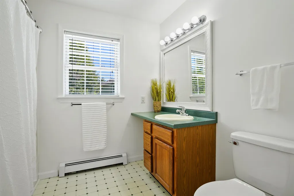 66 Stillwater Circle Rochester NH 03839