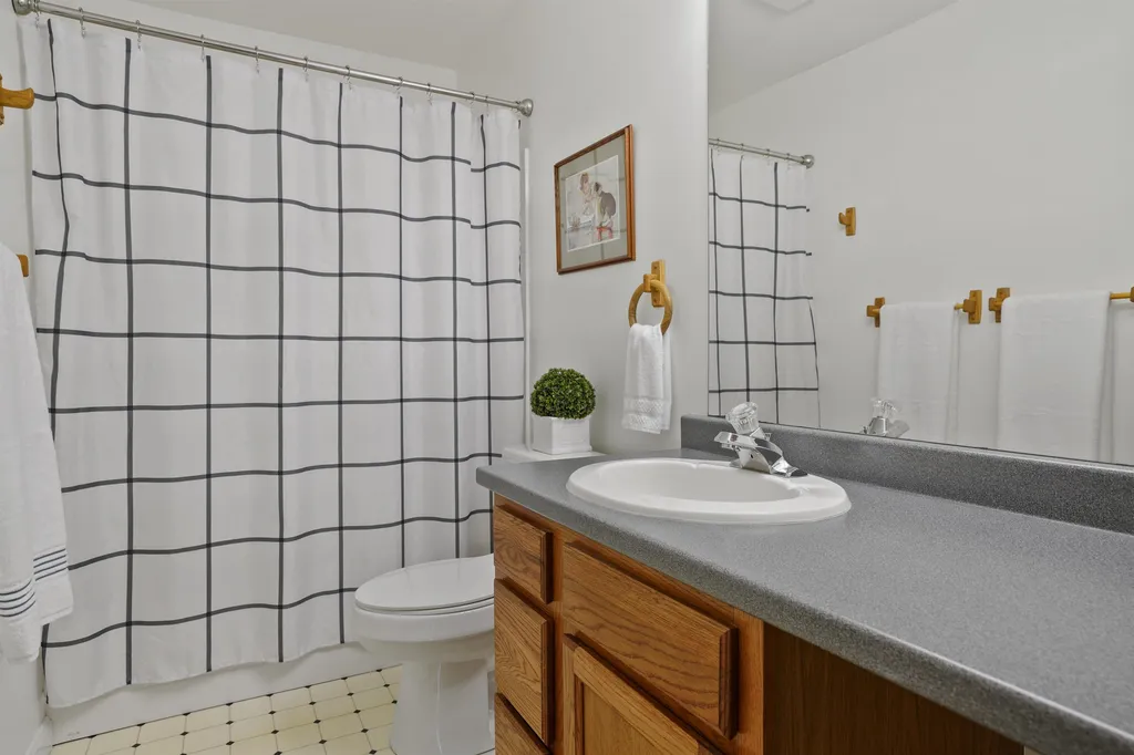 66 Stillwater Circle Rochester NH 03839
