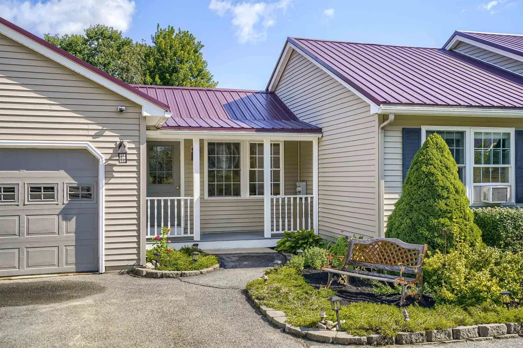 66 Stillwater Circle Rochester NH 03839