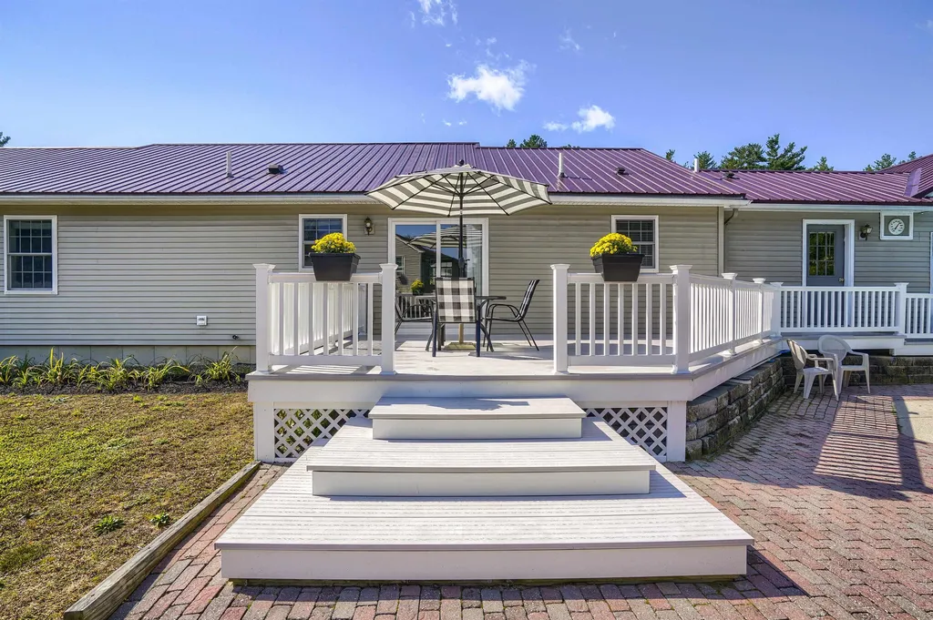 66 Stillwater Circle Rochester NH 03839