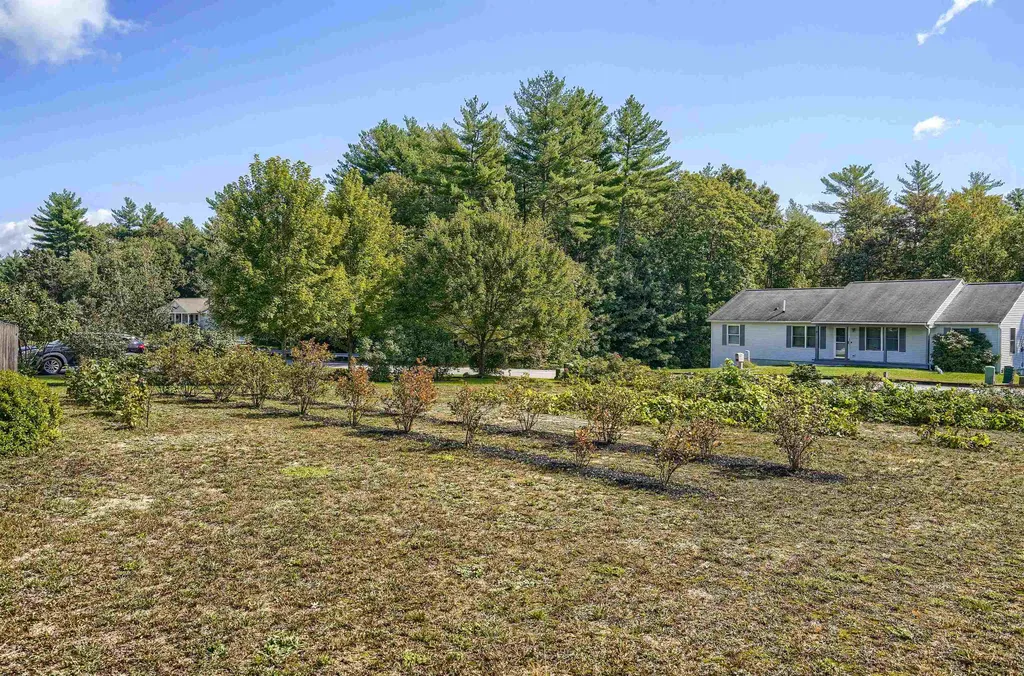 66 Stillwater Circle Rochester NH 03839