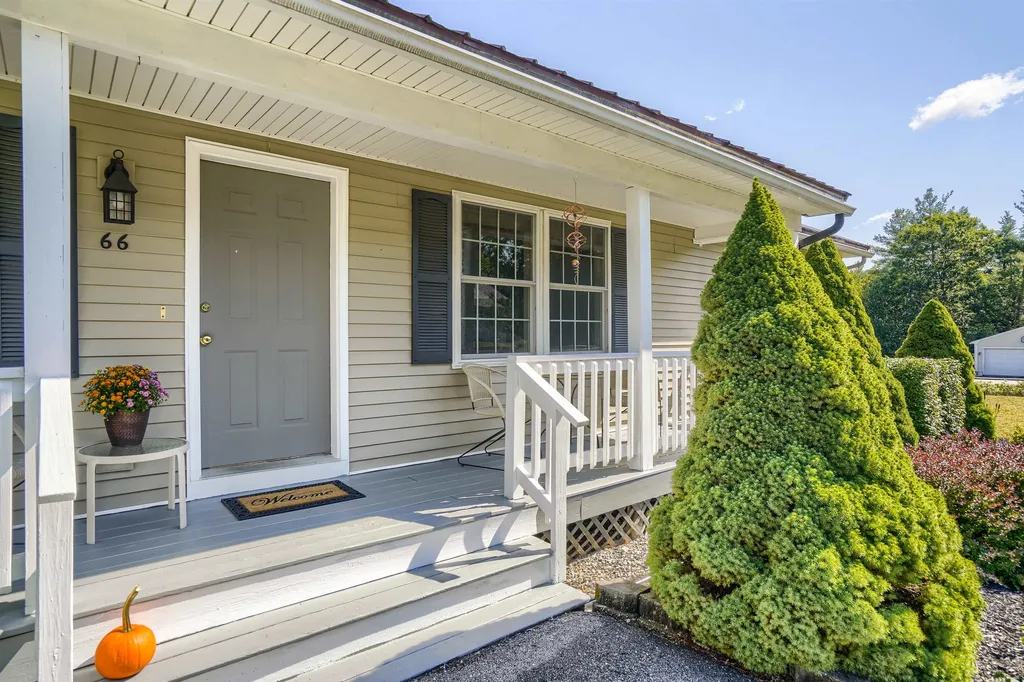 66 Stillwater Circle Rochester NH 03839