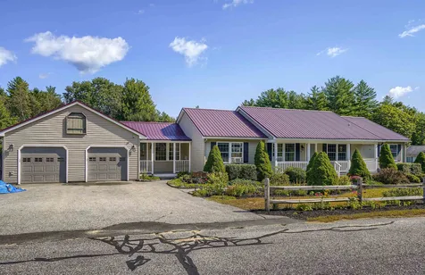 66 Stillwater Circle Rochester NH 03839